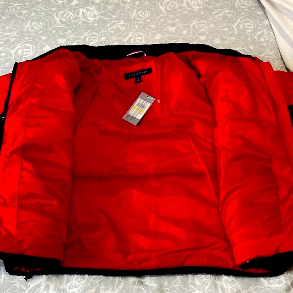 Red - Picture 10 of 10